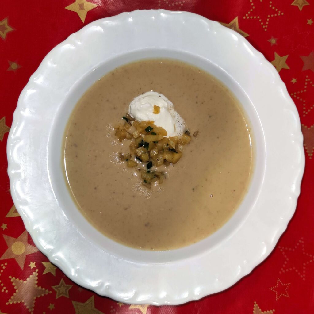 Cremige Maroni Suppe mit Karamellisierten Äpfel